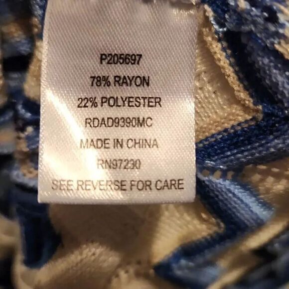 New Crave Fame Blue & White Chevron Open Weave Knit Halter Dress- Size Large - Picture 8 of 9